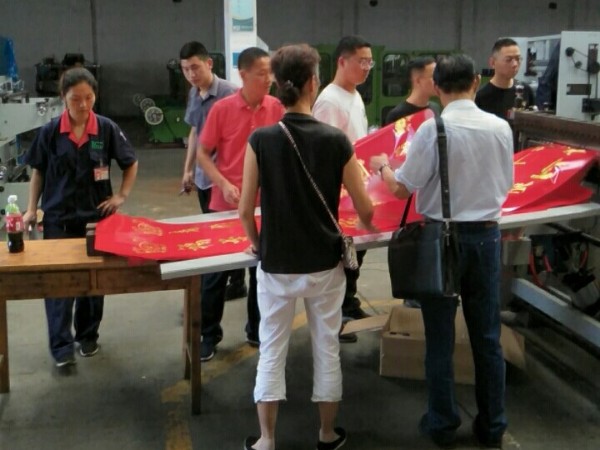 對聯燙金機試機客戶連連稱贊！